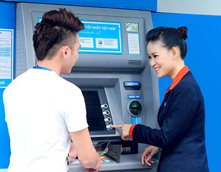 Phấn đấu đến năm 2020 có 70% dân số thưởng thành sử dụng tài khoản ngân hàng.